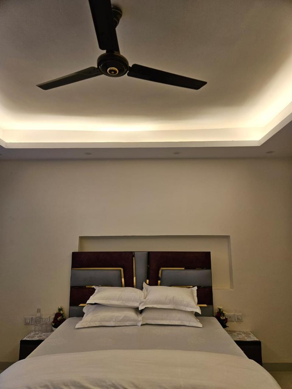 グレーター・ノイダ Ashirwaad 249 Bed & Breakfast エクステリア 写真