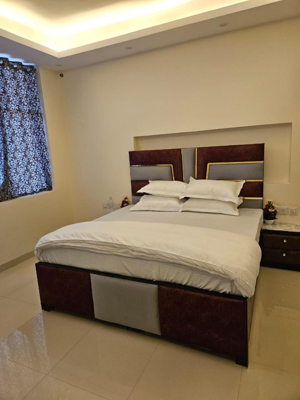 グレーター・ノイダ Ashirwaad 249 Bed & Breakfast エクステリア 写真